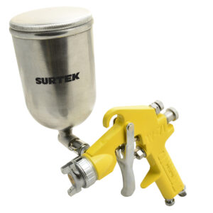 PPG3 Pistola para pintar de gravedad con vaso giratorio. Presión de trabajo de 70 psi, capacidad de vaso de 300 ml. Entrada de aire de 1/4" NPT. Consumo de aire de 2.6 sfcm Surtek